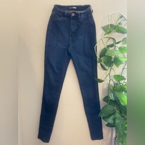 Fashion Nova Super Skinny High Waisted Dark Wash Size 1 Jeans!!! Like New.